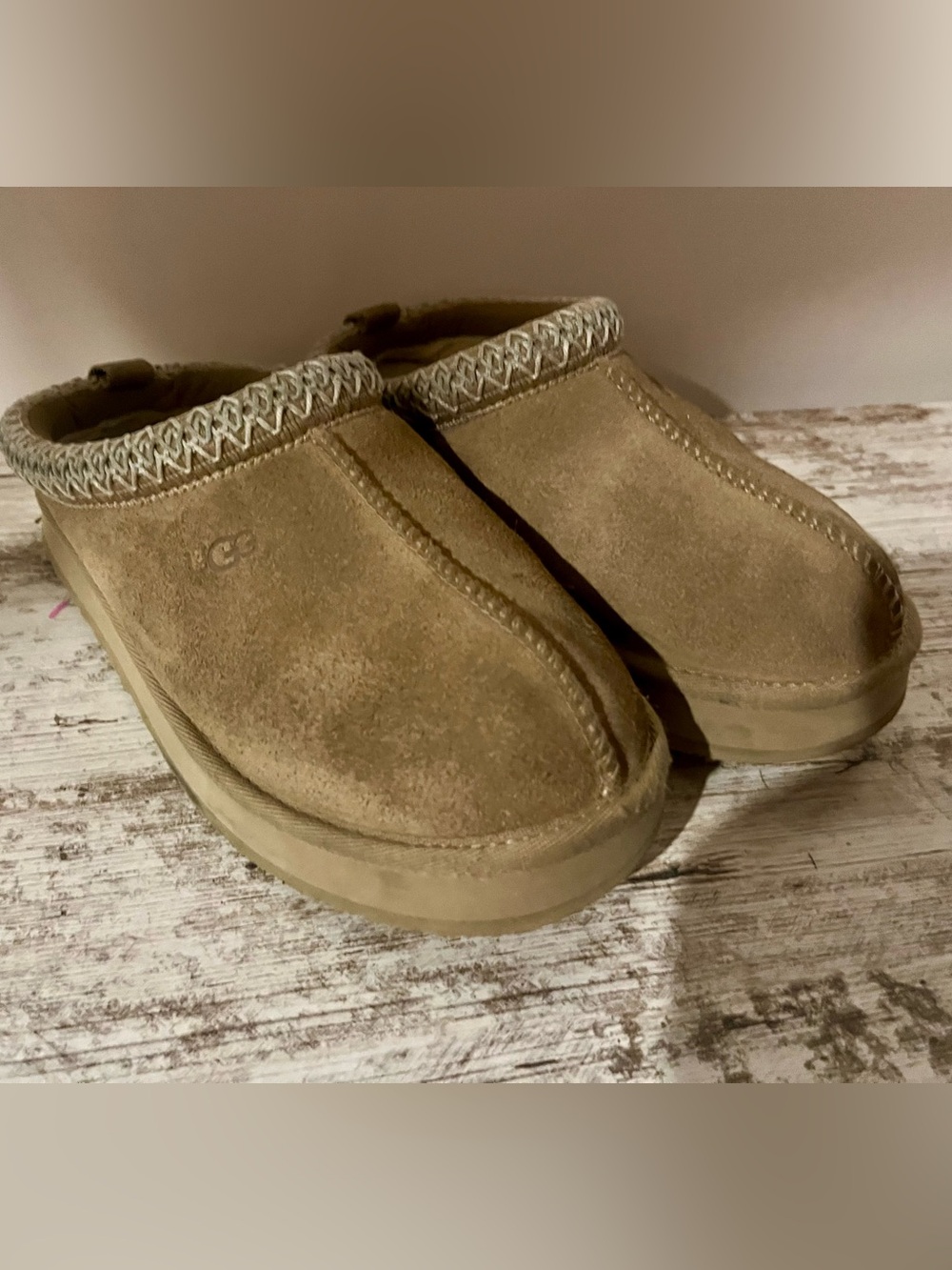 UGG Youth Tazz in Sand